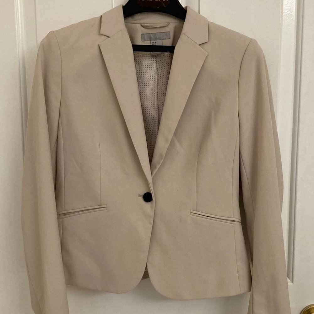 H&M BLAZER OR SUIT JACKET – WOMEN’S SIZE 10